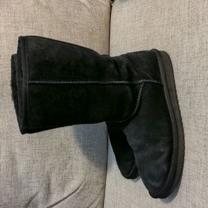 Koolaburra by UGG black suede 9inch tall mid calf boots size 9